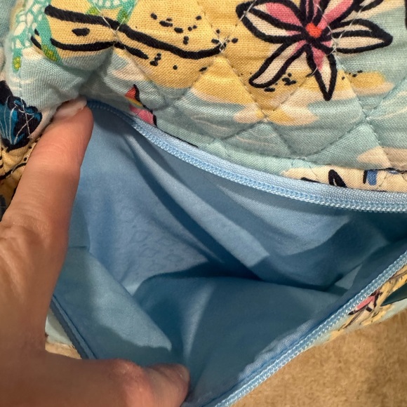 Vera Bradley Beach Treasures Crossbody Bag - Picture 7 of 8